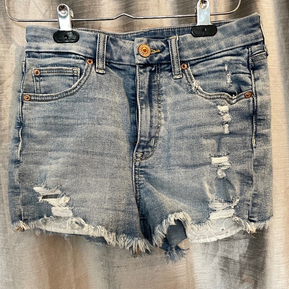 American eagle high rises embroidered shorty shorts, size 2